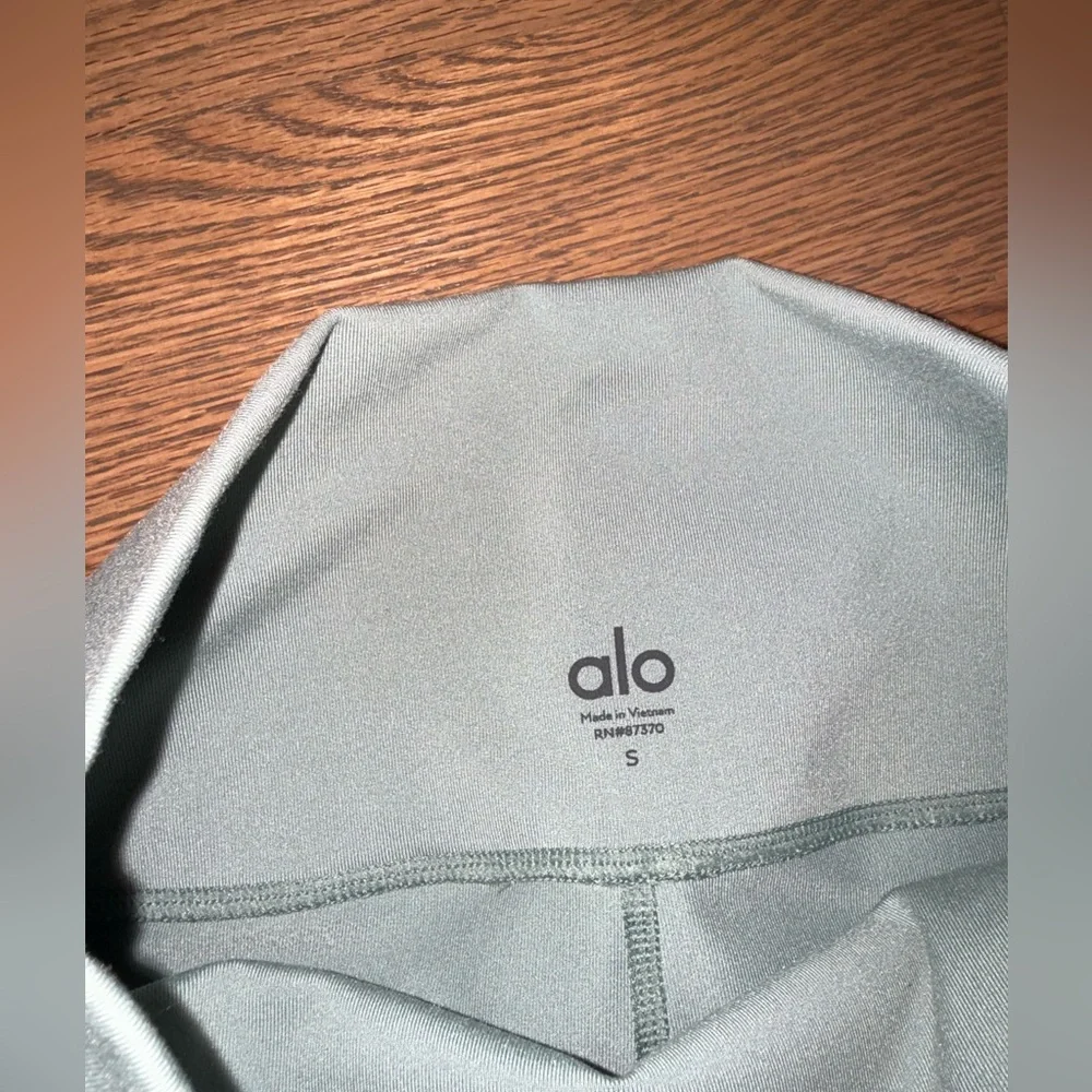 Alo Yoga High-Waist Airbrush Leggings - Botanic Green - Picture 6 of 12